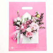 Розовый пакет с цветочным принтом и вырубной ручкой (40х31 см) - Сима-Ленд - купить с доставкой в Красноярске