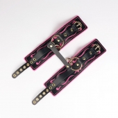Черные кожаные оковы с розовой строчкой - Crazy Handmade - купить с доставкой в Красноярске