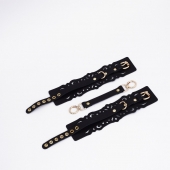 Черный кожаные оковы с узорами и золотистой фурнитурой - Crazy Handmade - купить с доставкой в Красноярске