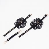 Черный фигурные оковы с золотистой фурнитурой - Crazy Handmade - купить с доставкой в Красноярске