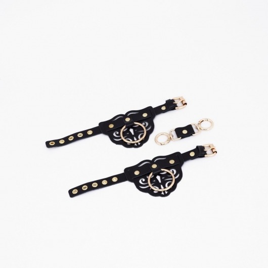 Черные кожаные наручники с клепками, кольцами и золотистой фурнитурой - Crazy Handmade - купить с доставкой в Красноярске